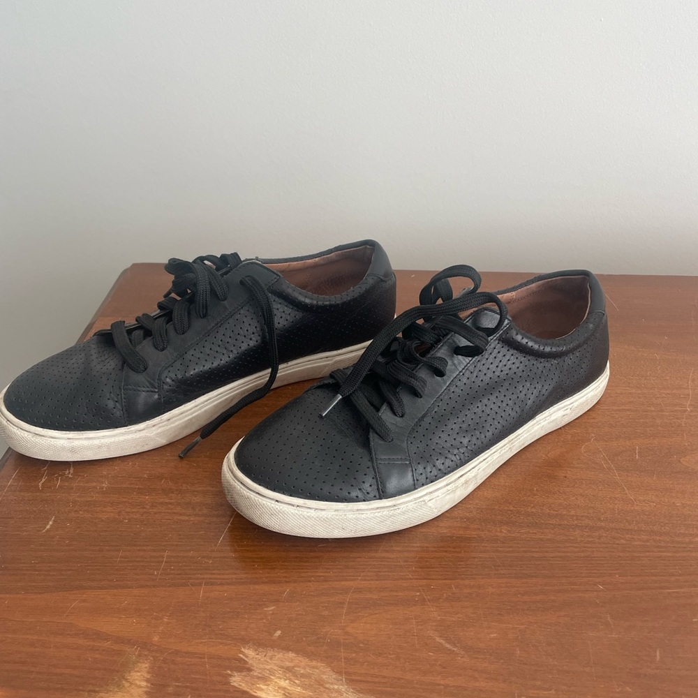 Women’s Caslon sneakers